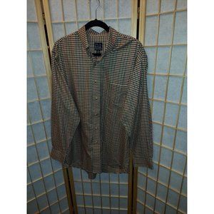 JoS. A.Bank Men Button down front long sleeve Shirt (Size M)